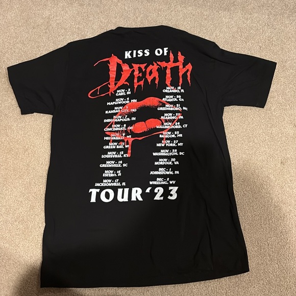 NEW LISTING ✨ NWOT In This Moment TOUR T-Shirt - Picture 2 of 2